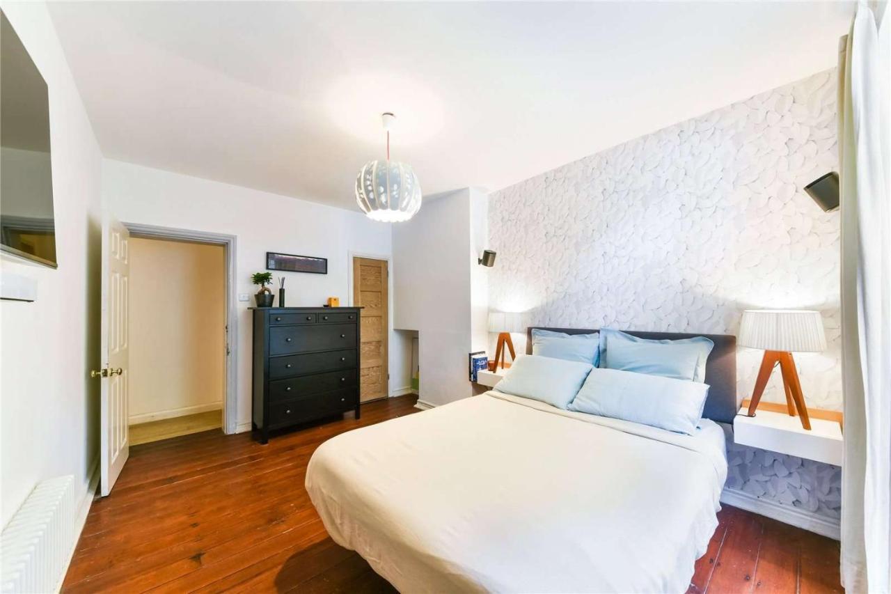 Designer Flat In Bethnal Green Лондон Экстерьер фото